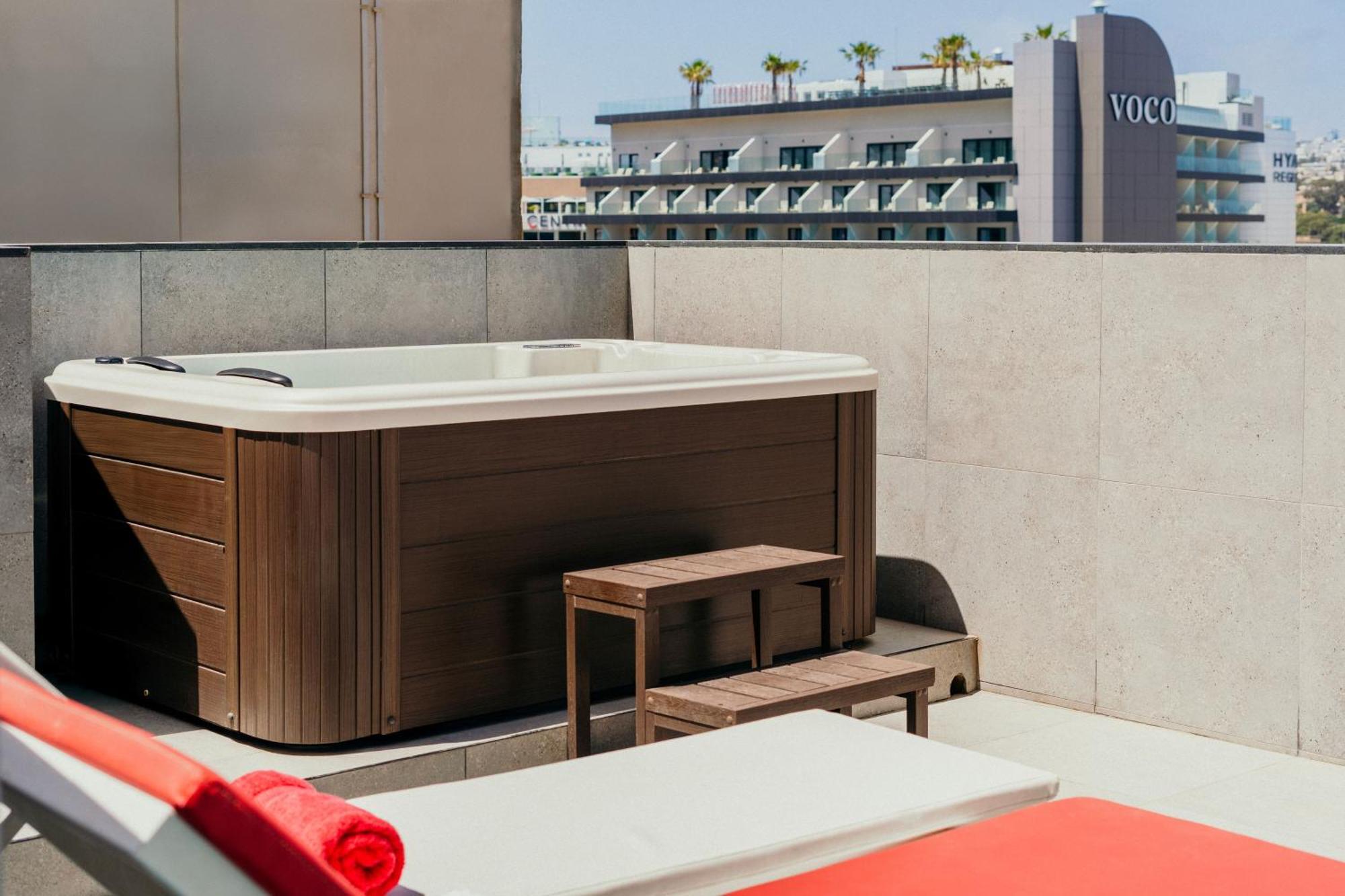 So City Hotel Adults Only Saint Julian's Exterior photo