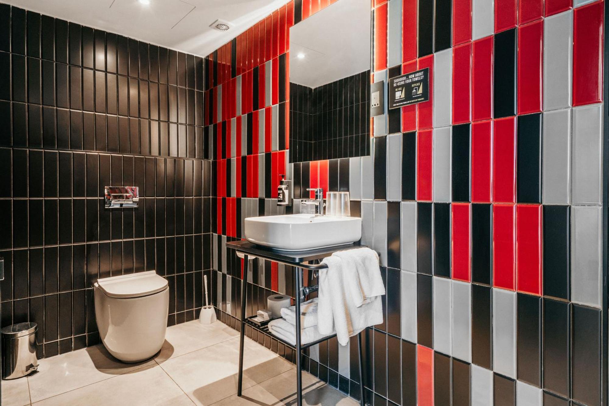 So City Hotel Adults Only Saint Julian's Exterior photo